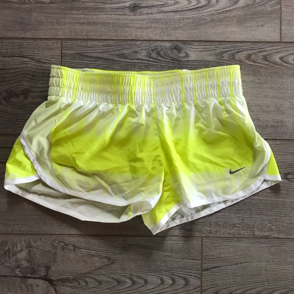 Nike Dri Fit Women’s Running Short Sz Small